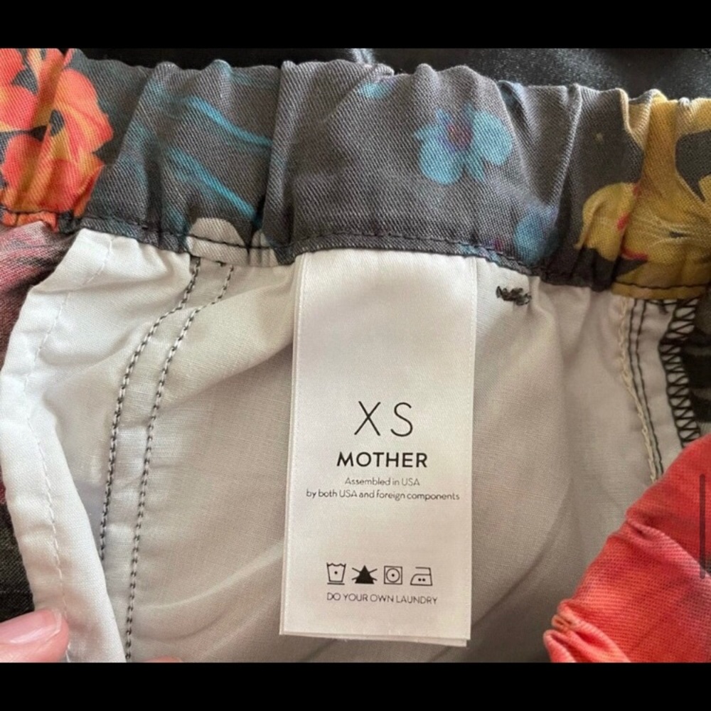 MOTHER The Quickie Greaser Ankle Hawaiian Pants - Picture 4 of 5